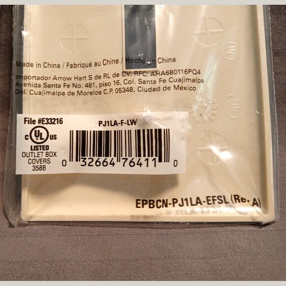 Set of 4: Eaton 1-Gang Midsize Light Almond Indoor Toggle Wall Plates - Picture 3 of 9